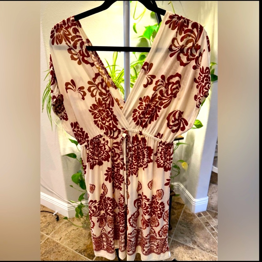 Floral V-Neck Dress in Cream and Brown - Picture 9 of 9